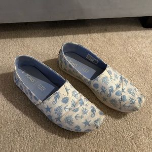 TOMS Women’s Alpargata Sparkly Seashell Pattern size 6.5